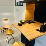 Feel@home Nemausus « Le 42 » * Νιμ
