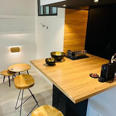 Feel@home Nemausus « Le 42 » * Nîmes