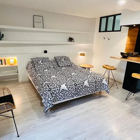 Апартаменты Feel@home Nemausus « Le 42 » *