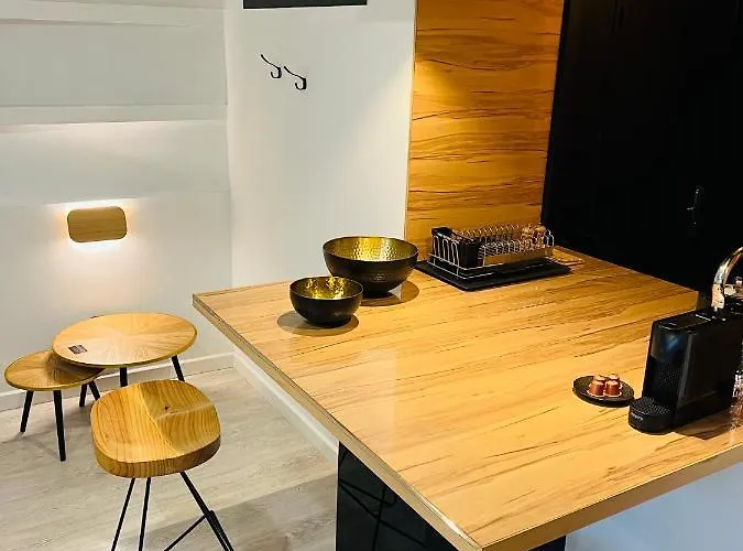 Feel@home Nemausus « Le 42 » * Nimes