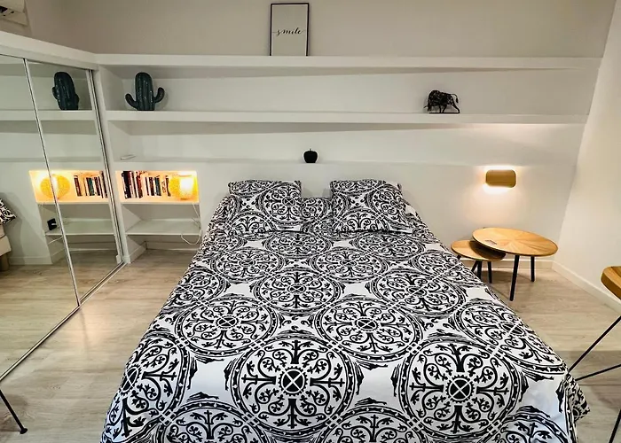 Feel@home Nemausus « Le 42 » Apartment *