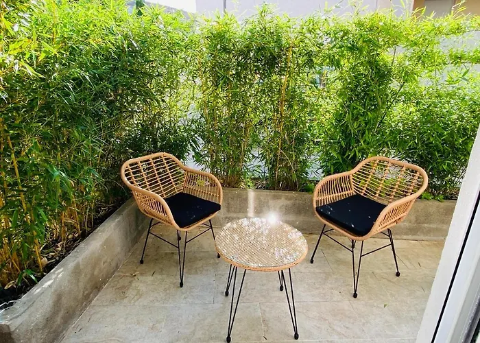 Feel@home Nemausus « Le 42 » Апартаменты Ним