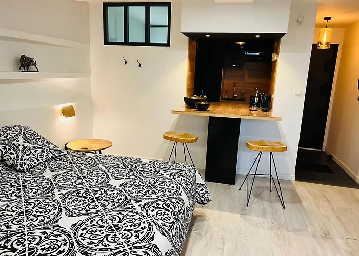 Feel@home Nemausus « Le 42 » Апартаменты Ним