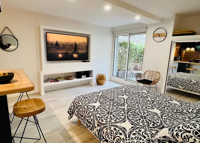 Apartment Feel@home Nemausus « Le 42 » Nimes